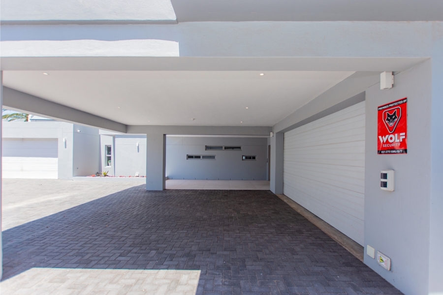 6 Bedroom Property for Sale in Myburgh Park Western Cape